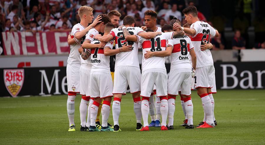 包含斯图加特主场失利，遭遇两连败的词条