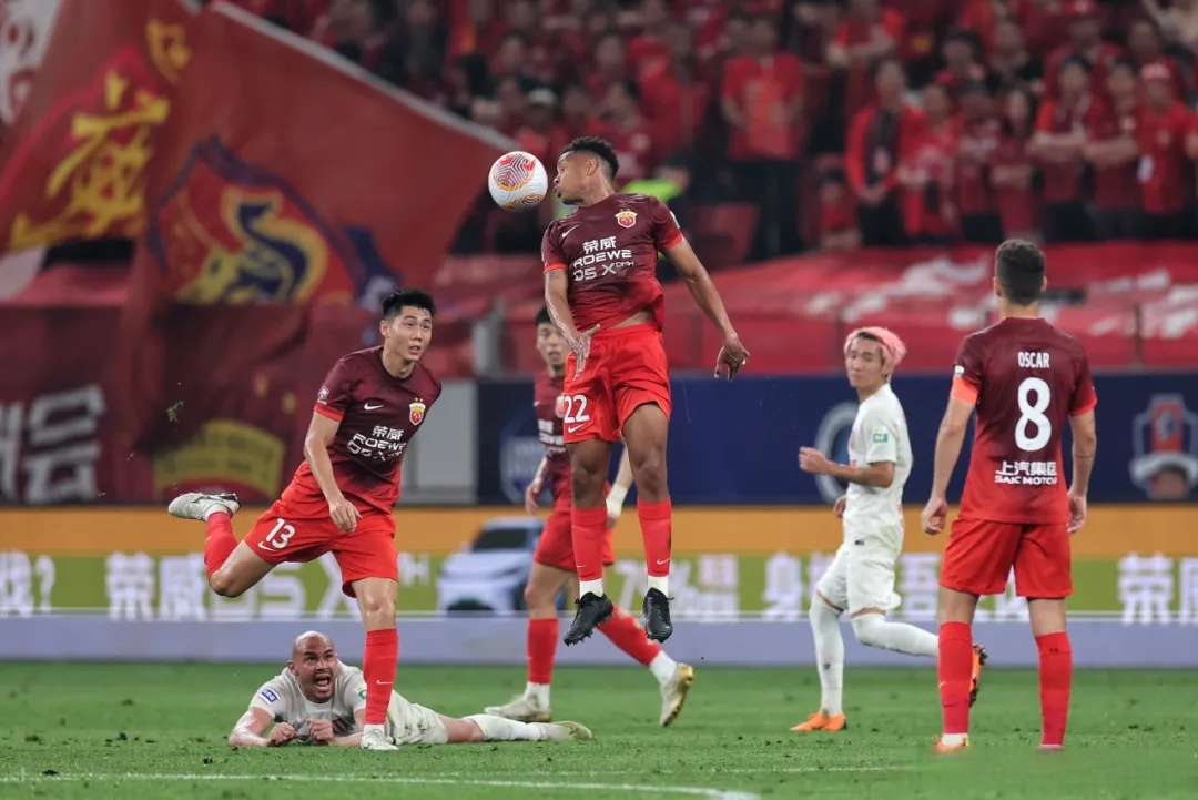 尼斯战胜对手，欢庆联赛两连胜