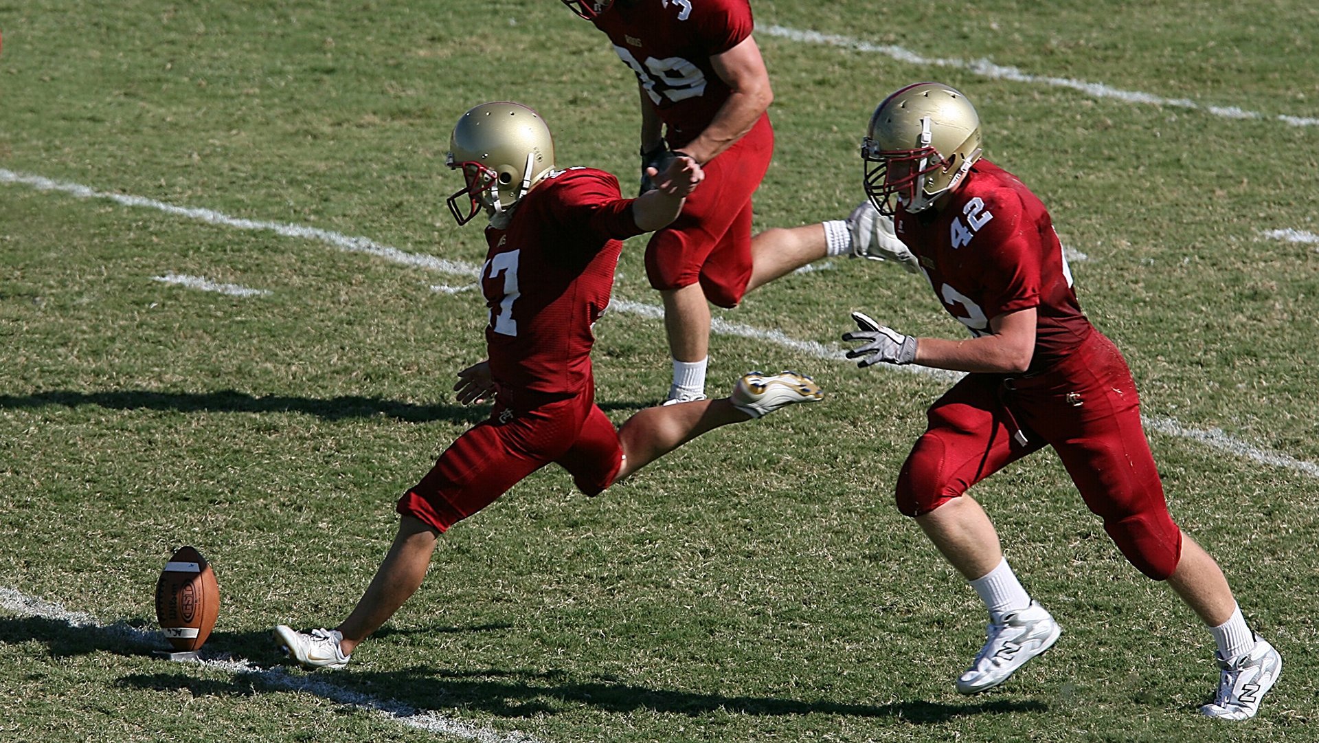 双线传奇，勒沃库森终结蓝军时代，内马尔在F1街道赛上演速度艺术