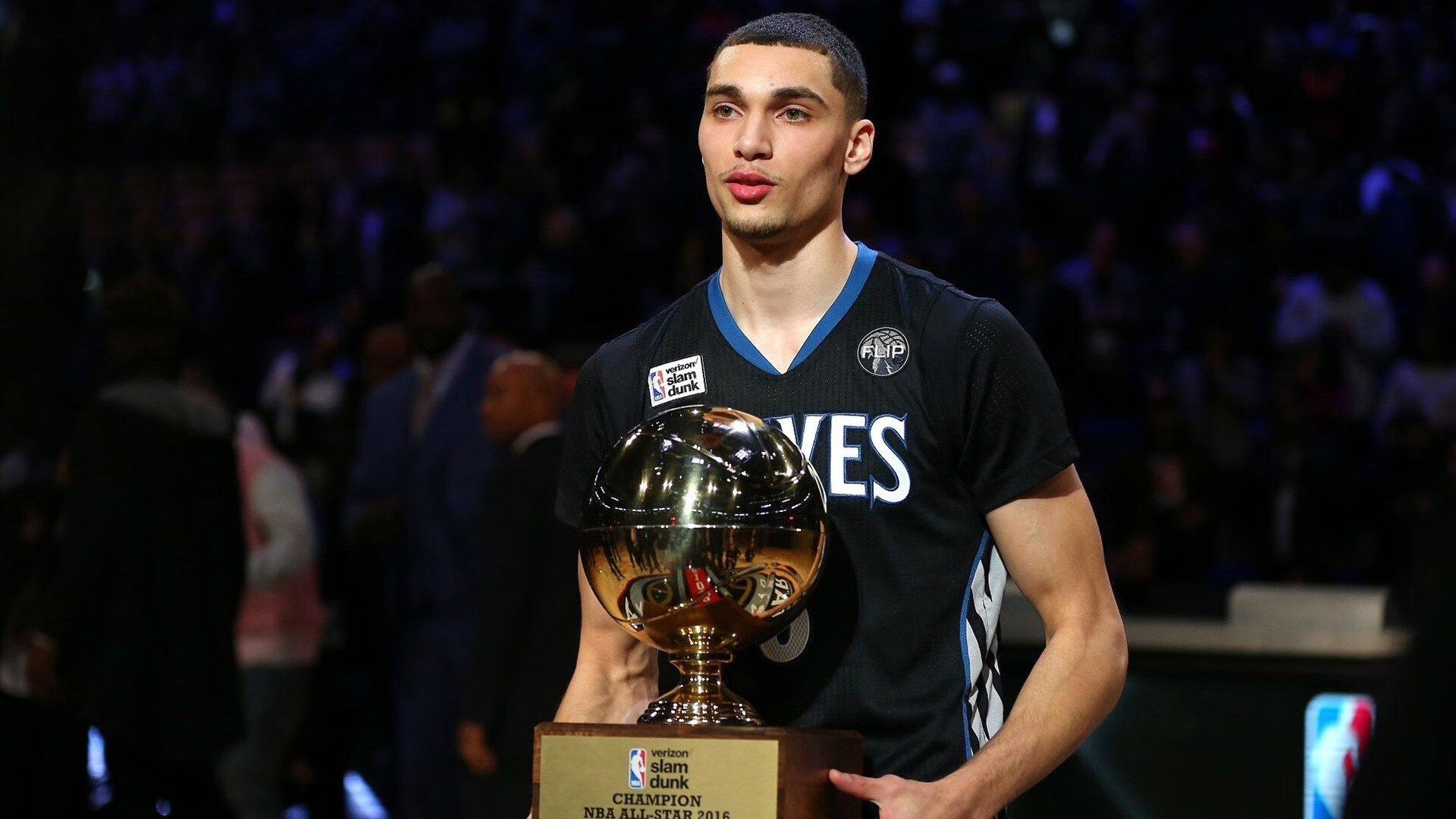 绿茵场上的乒乓传奇，当英格兰鏖战葡萄牙，奥恰洛夫统治了全场